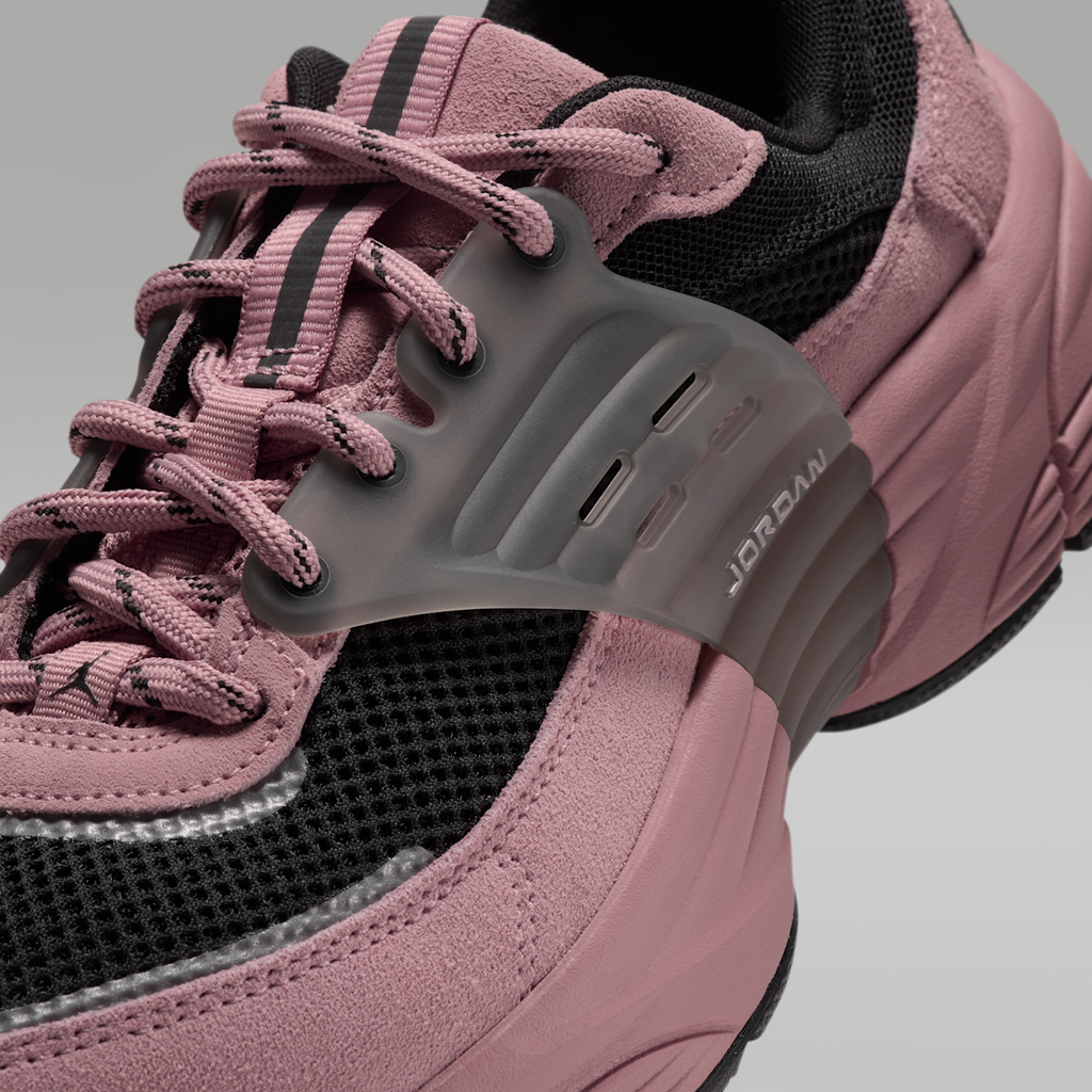 Jordan Trunner O/S Women's Shoes - Rust Pink/Black