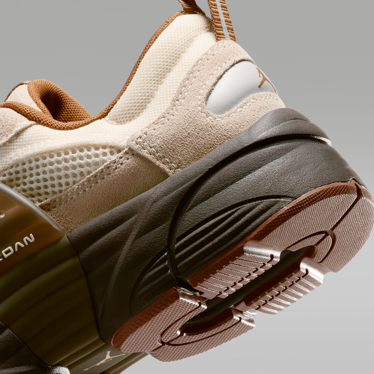 Jordan Trunner O/S Women's Shoes - Soft Pearl/Shadow Brown/Reflective Silver/Light British Tan