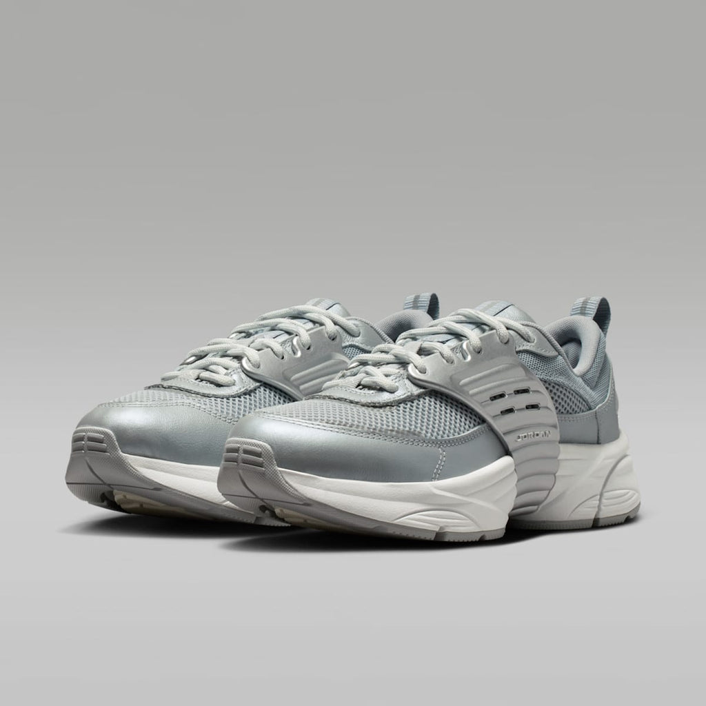 Jordan Trunner O/S Women's Shoes - Swan/Wolf Grey/Reflect Silver/Summit White - Image 5