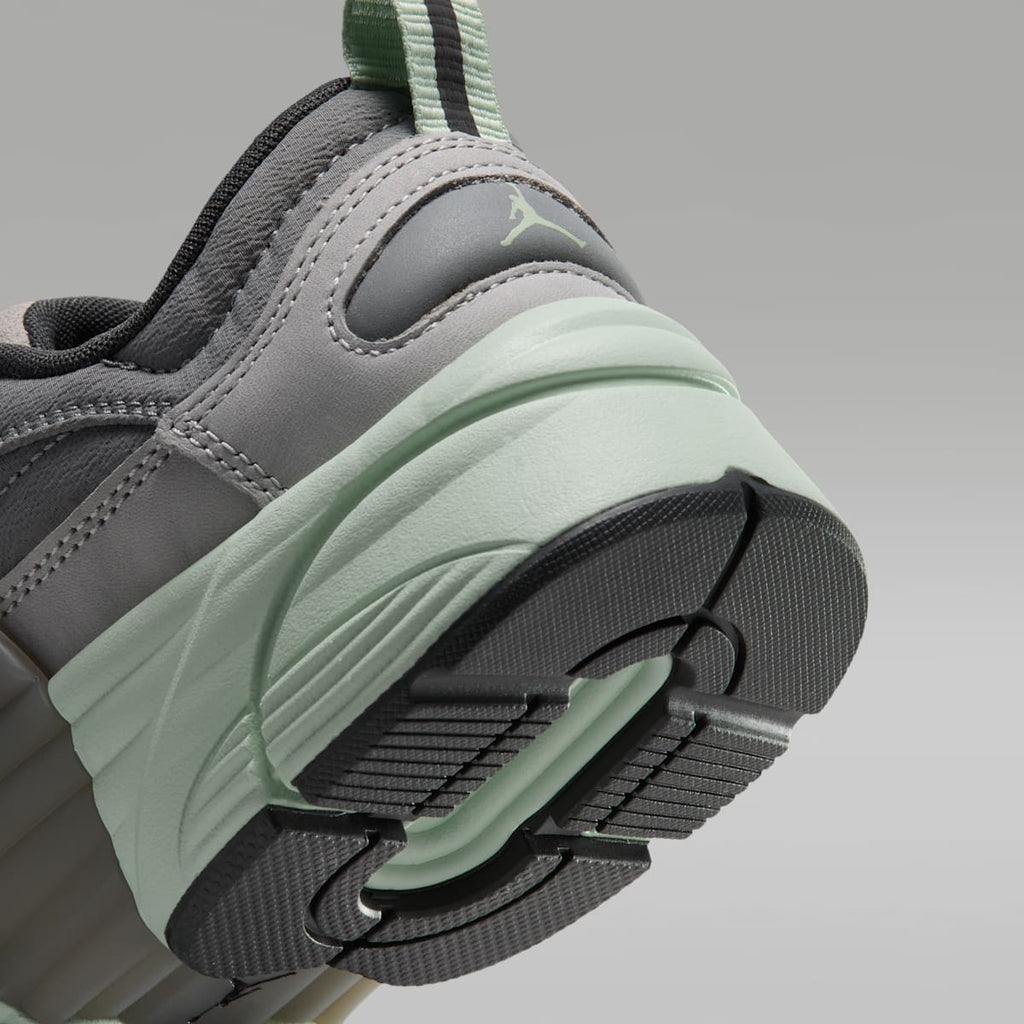 Jordan Trunner O/S SE Women's Shoes - Light Smoke Grey/Smoke Grey/Pistachio Frost/Dark Smoke Grey