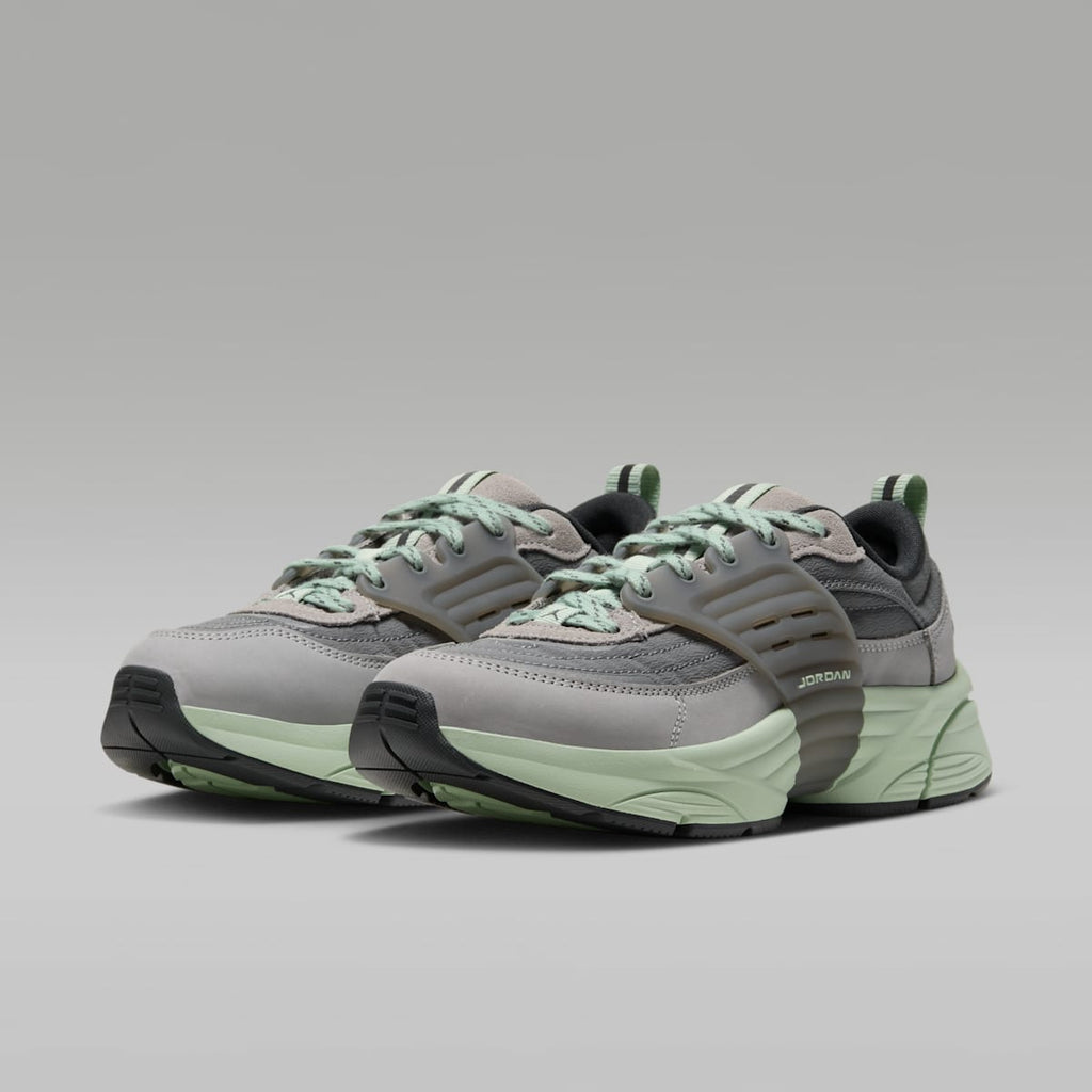 Jordan Trunner O/S SE Women's Shoes - Light Smoke Grey/Smoke Grey/Pistachio Frost/Dark Smoke Grey