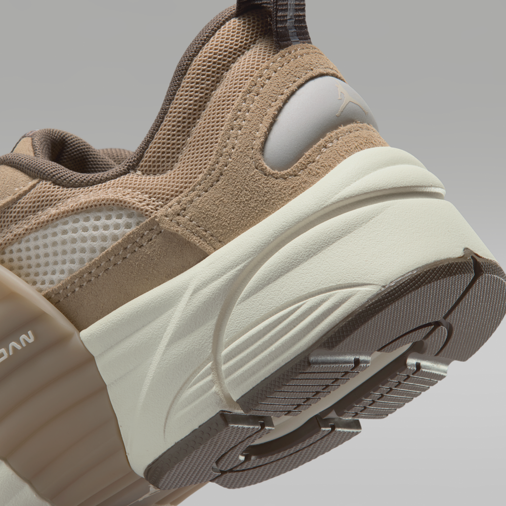 Jordan Trunner O/S Women's Shoes - Khaki/Reflect Silver/Pale Ivory