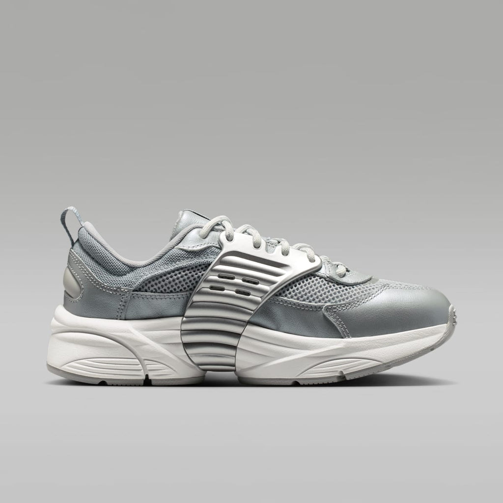 Jordan Trunner O/S Women's Shoes - Swan/Wolf Grey/Reflect Silver/Summit White - Image 3
