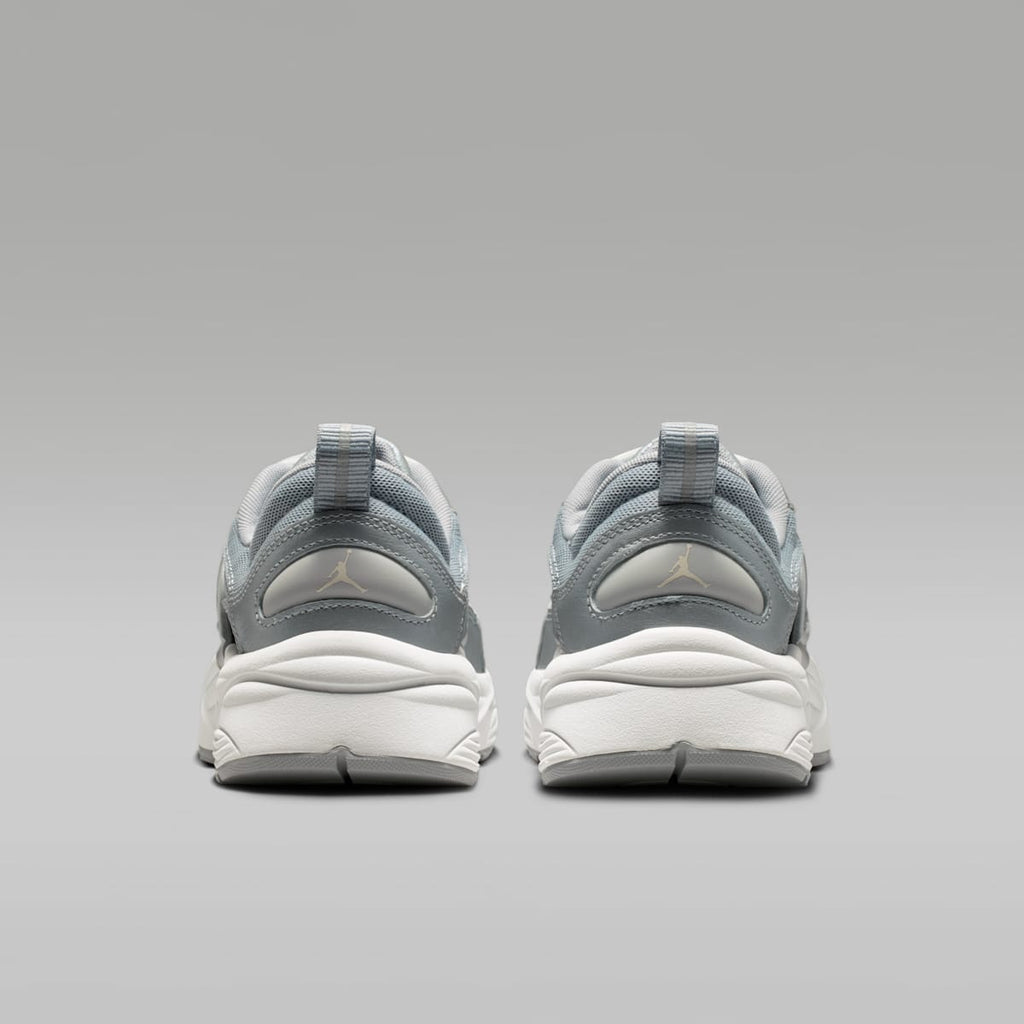 Jordan Trunner O/S Women's Shoes - Swan/Wolf Grey/Reflect Silver/Summit White - Image 6