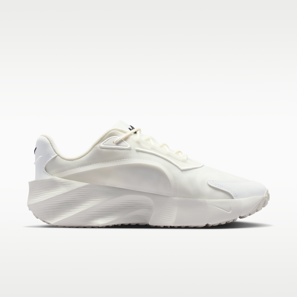 Nike Aura Edge Women's Shoes - Summit White/Summit White/Black