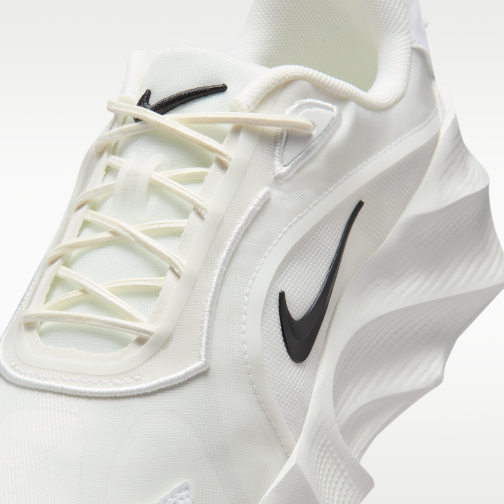 Nike Aura Edge Women's Shoes - Summit White/Summit White/Black