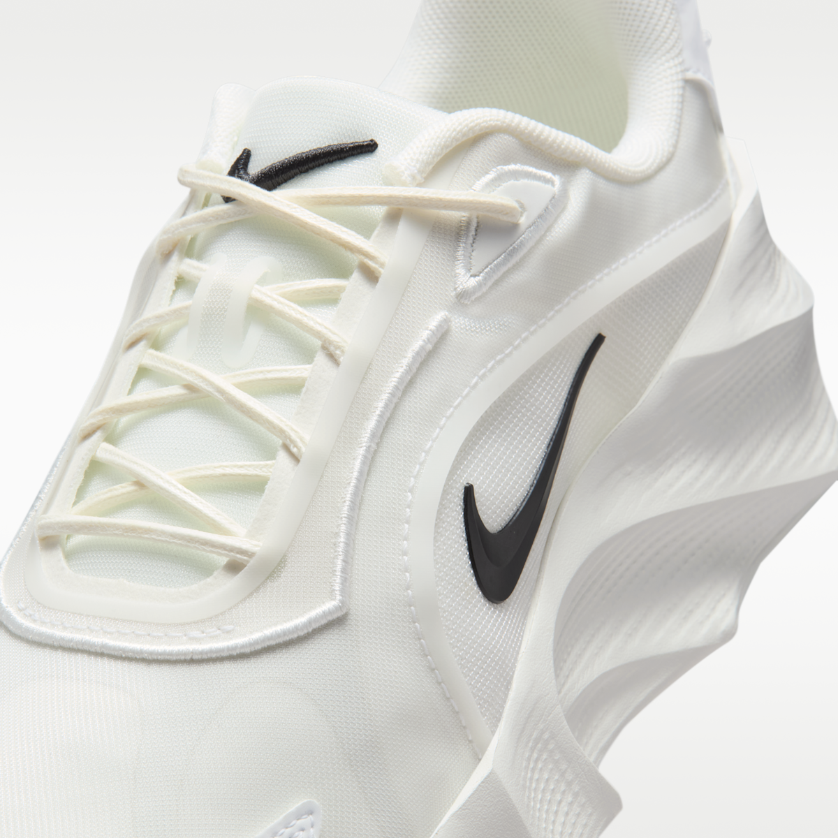 Nike Aura Edge Women's Shoes - Summit White/Summit White/Black