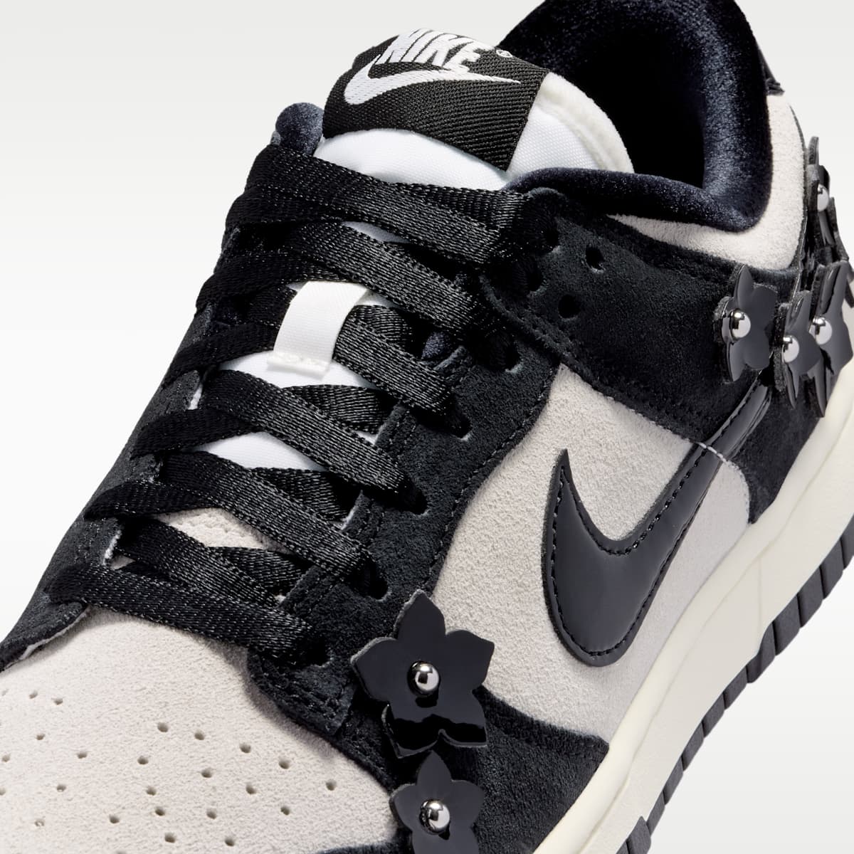 Nike Dunk Low SE "Florette" Women's Shoes - Black/Sail/Black
