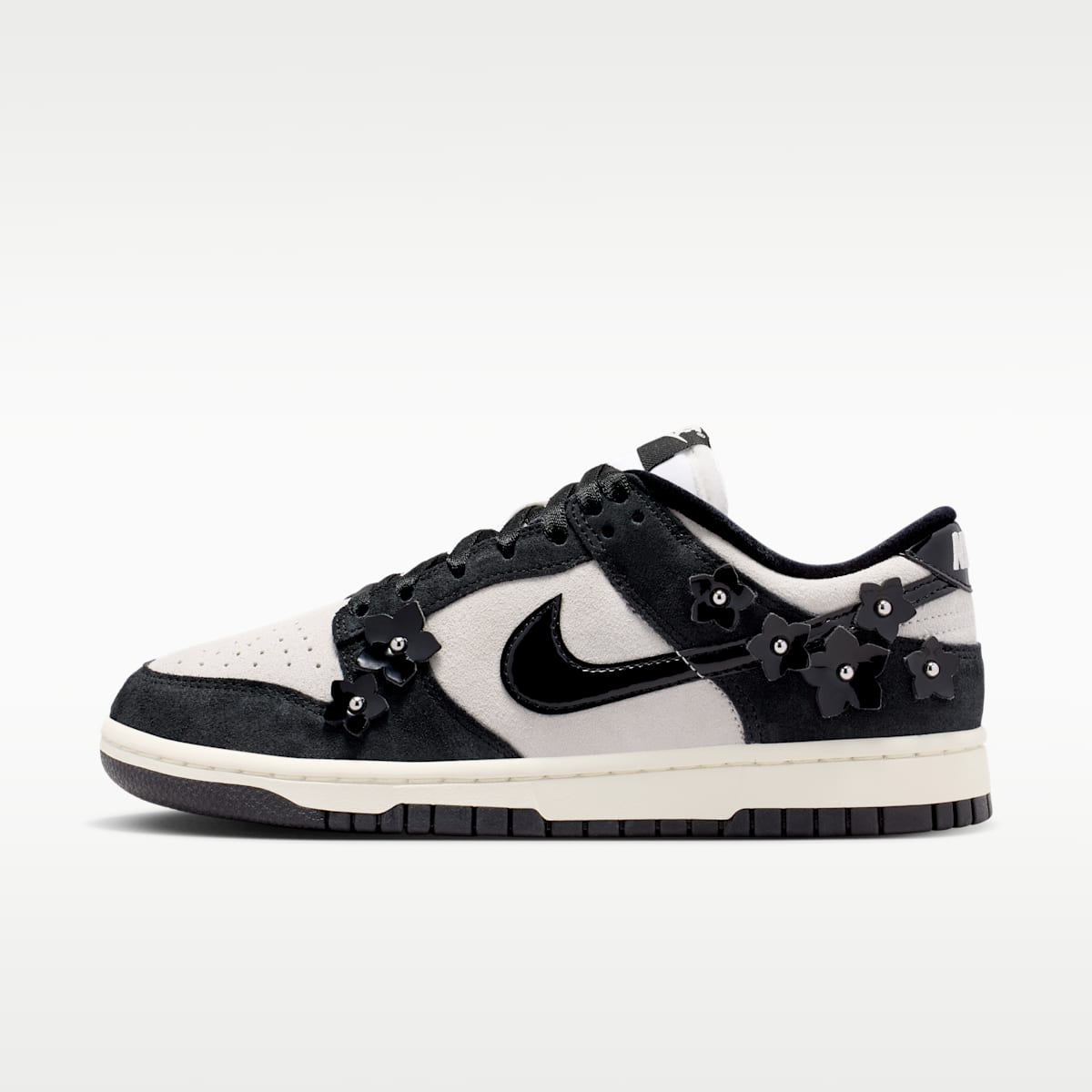 Nike Dunk Low SE "Florette" Women's Shoes - Black/Sail/Black