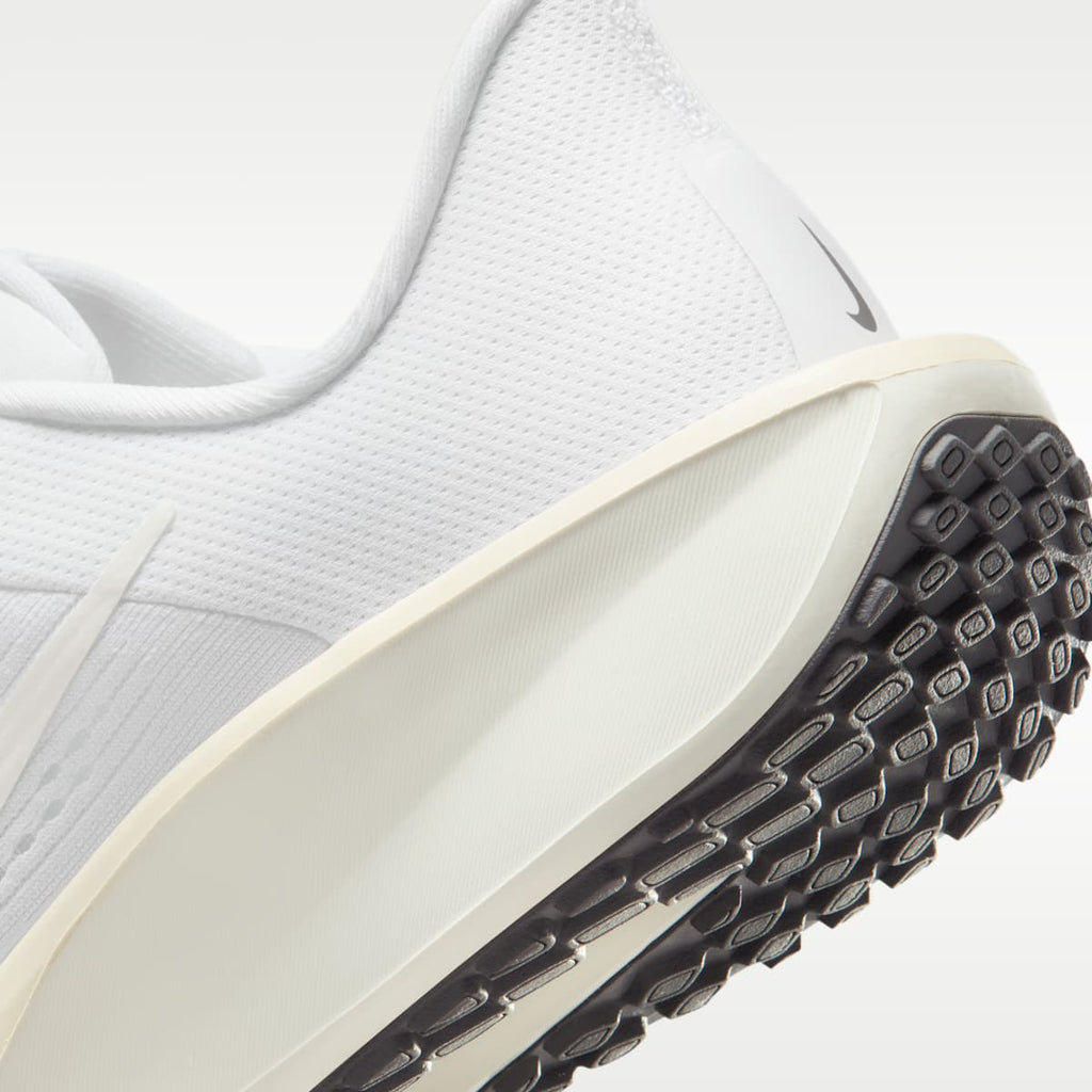 Nike Quest 6 Women's Road Running Shoes - White/Sail/Chalk/White