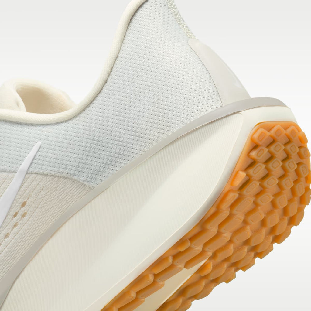 Nike Quest 6 Women's Road Running Shoes - Light Bone/Phantom/Pale Ivory/White