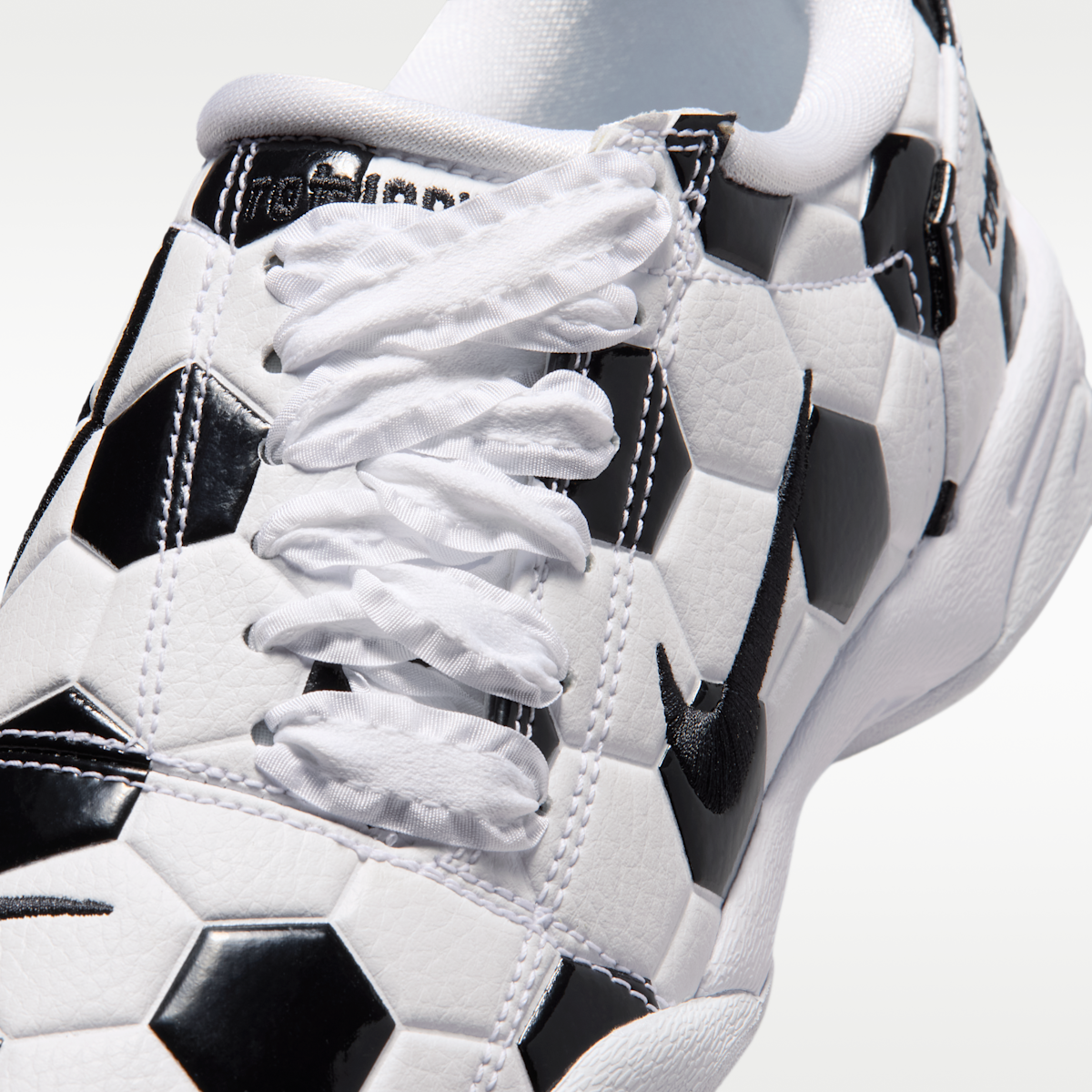 Nike Total 90 Women's Shoes - White/Black