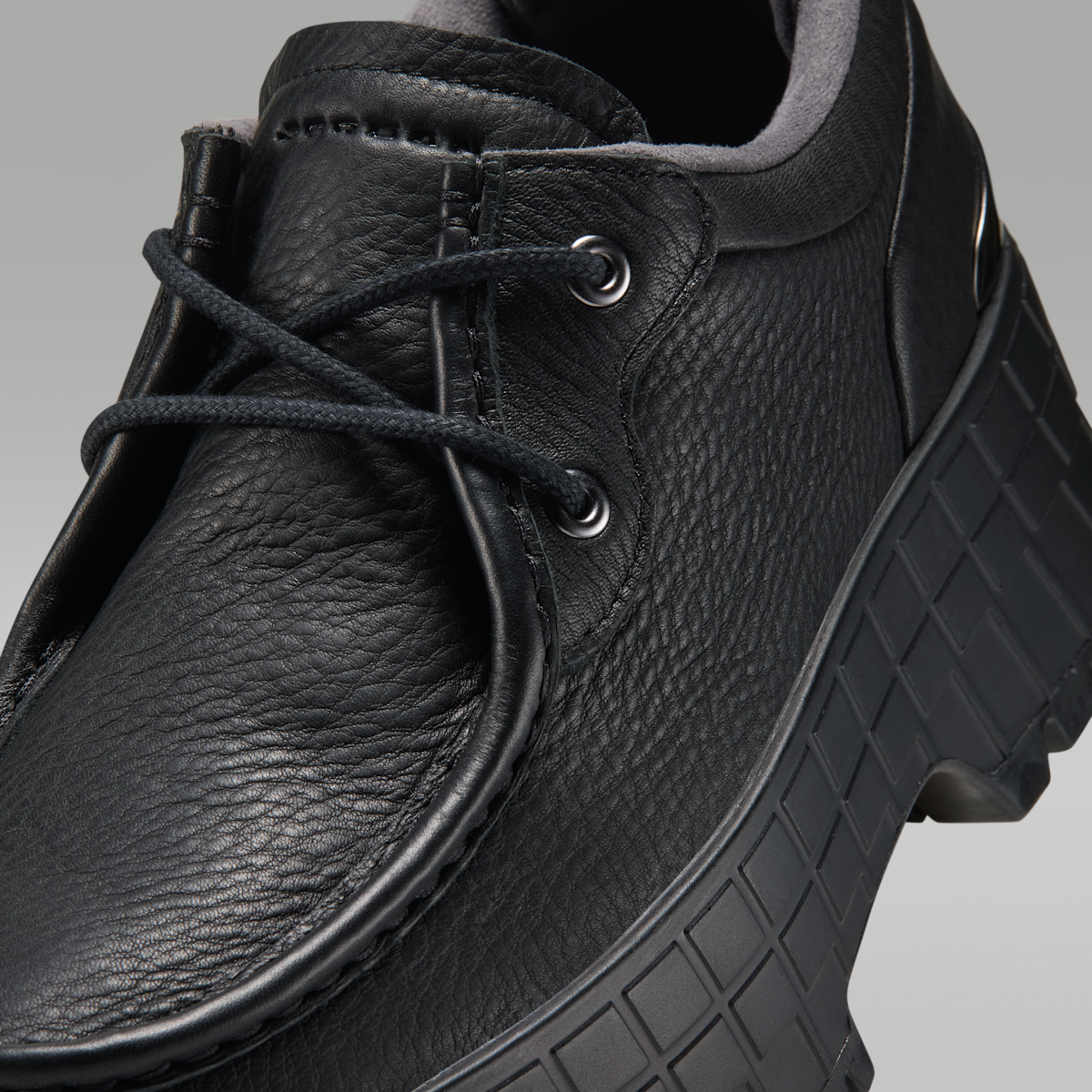 Air Jordan 1 Brooklyn Low Women's Shoes - Black/Metallic Silver
