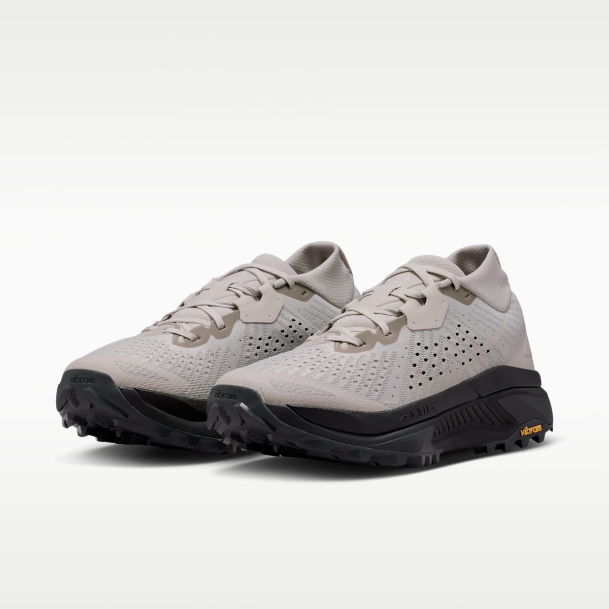 ACG Zegama Trail Women's Trail Running Shoes - Cream II/Black/Anthracite/Light Orewood Brown