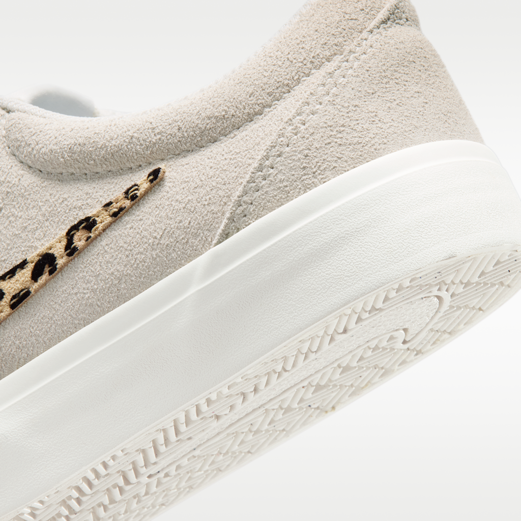 Nike Charge Suede SE Women's Shoes - Phantom/Sail/Sesame