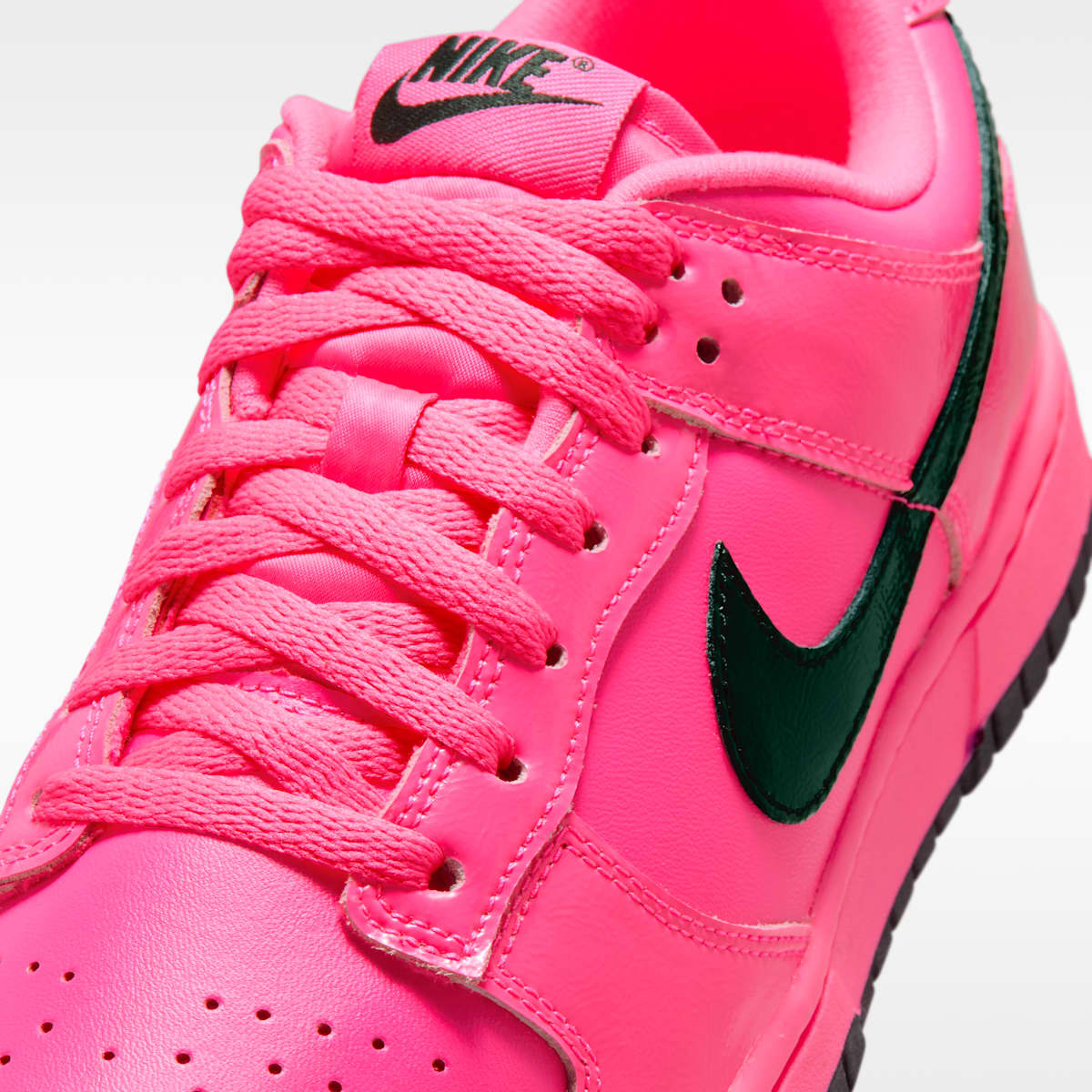 Nike Dunk Low Women's Shoes - Pink Blast/Pink Blast/Black
