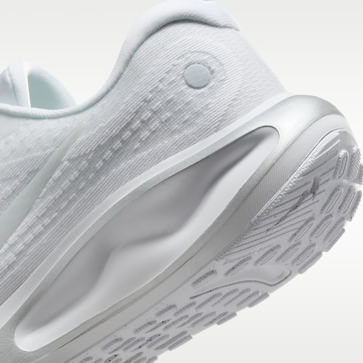 Nike Journey Run Women's Road Running Shoes - White/Pure Platinum/Metallic Silver/White