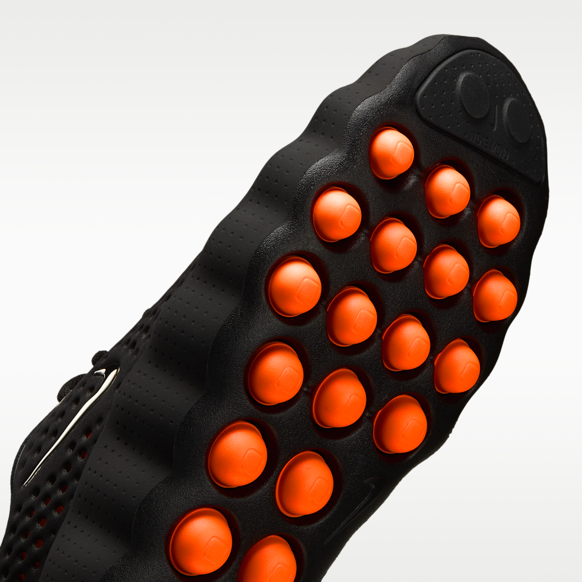 Nike Mind 002 Women's Pregame Shoes - Black/Hyper Crimson/Hyper Crimson/Chrome