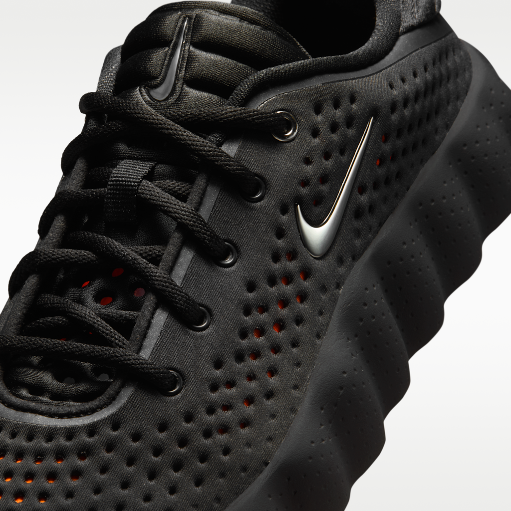 Nike Mind 002 Women's Pregame Shoes - Black/Hyper Crimson/Hyper Crimson/Chrome