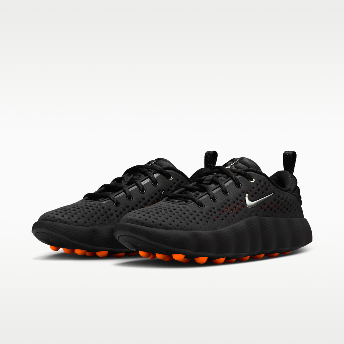 Nike Mind 002 Women's Pregame Shoes - Black/Hyper Crimson/Hyper Crimson/Chrome