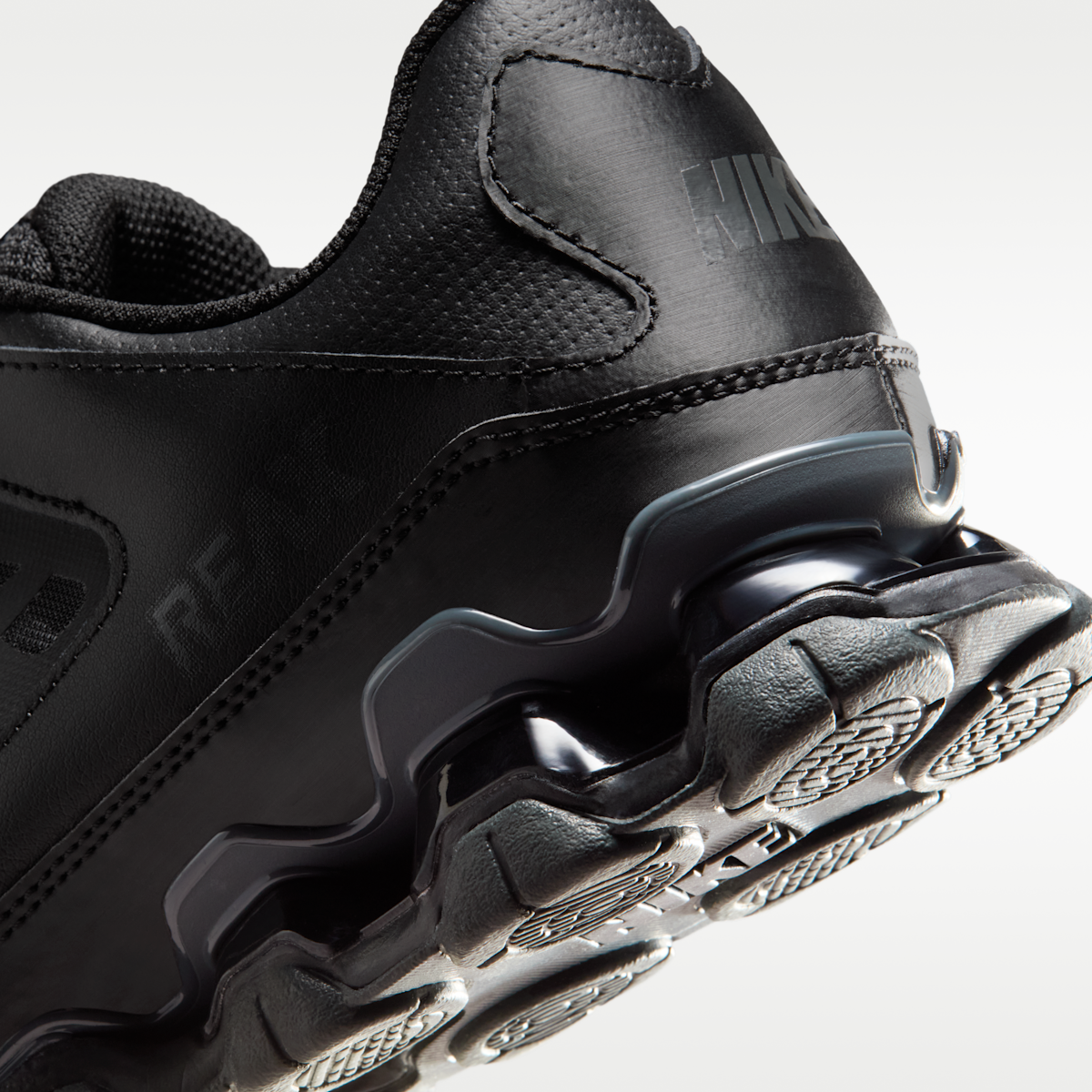 Nike Reax 8 TR Women's Workout Shoes - Black/Anthracite/Black