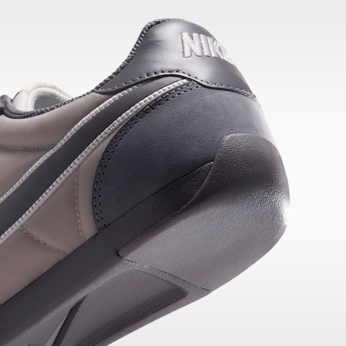 Nike Sprint Sister Women's Shoes - Pencil Point/Enigma Stone/Sail/Pencil Point