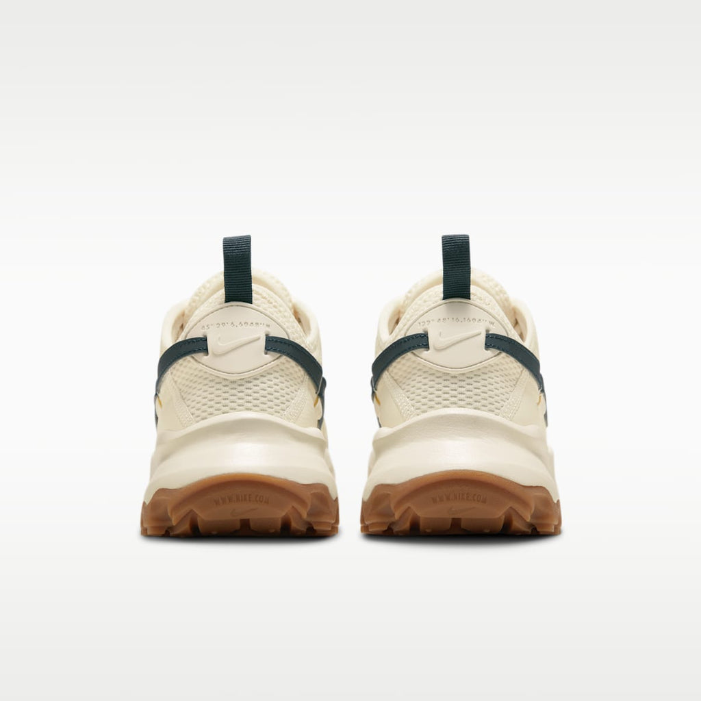 Nike TC 7900 Women's Shoes - Pale Ivory/Gum Light Brown/Armory Navy