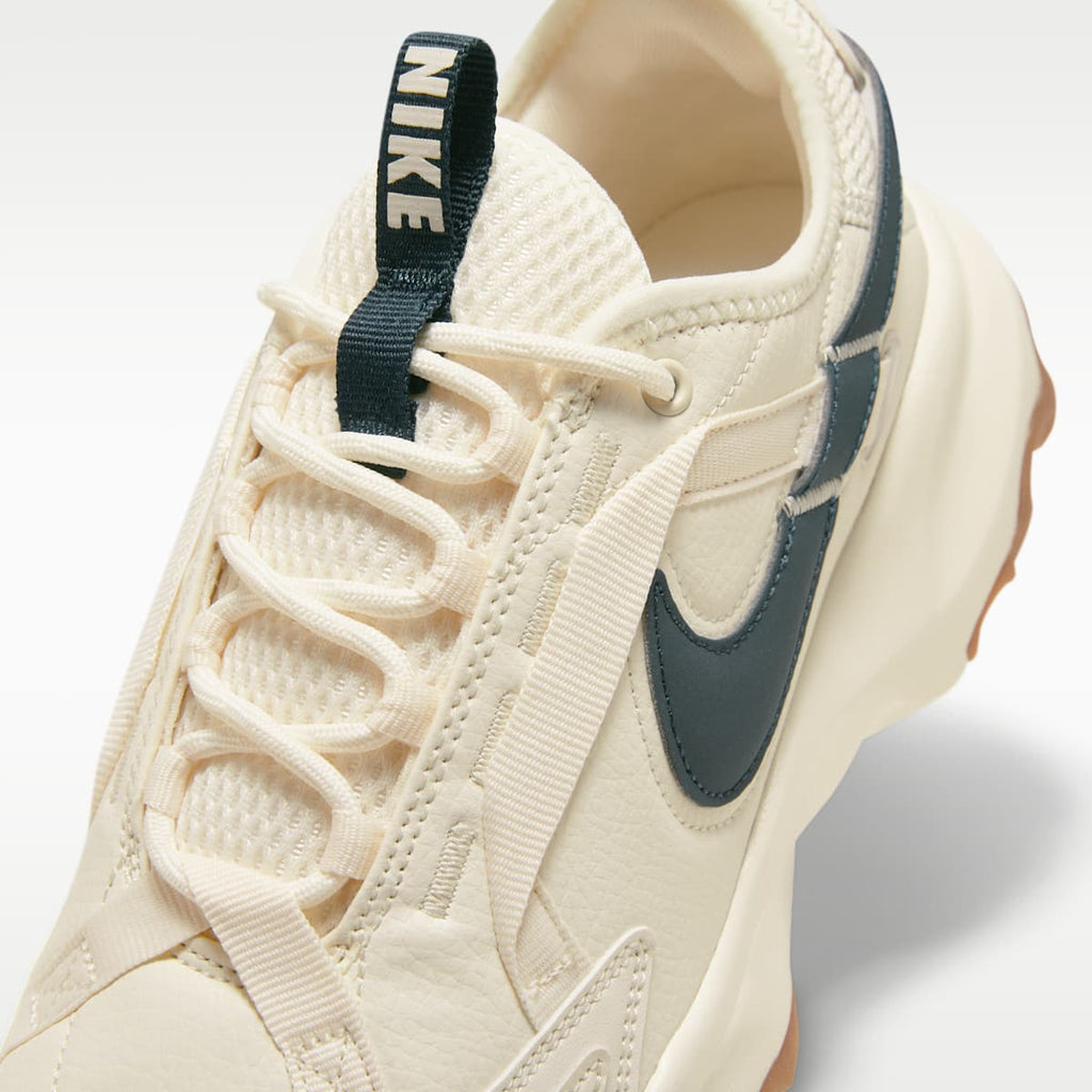 Nike TC 7900 Women's Shoes - Pale Ivory/Gum Light Brown/Armory Navy