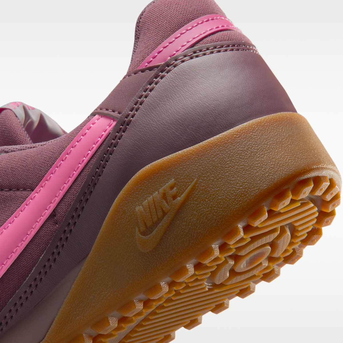 Nike Terra Manta Women's Shoes - Tattoo/Gum Dark Brown/Peony