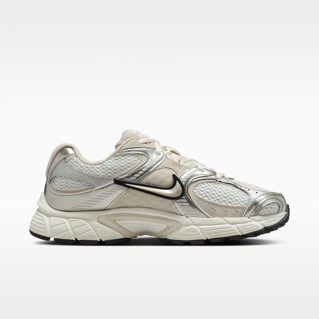 Nike V5 RNR Women's Shoes with Reflective Accents - Summit White/Sail/Black/Light Orewood Brown