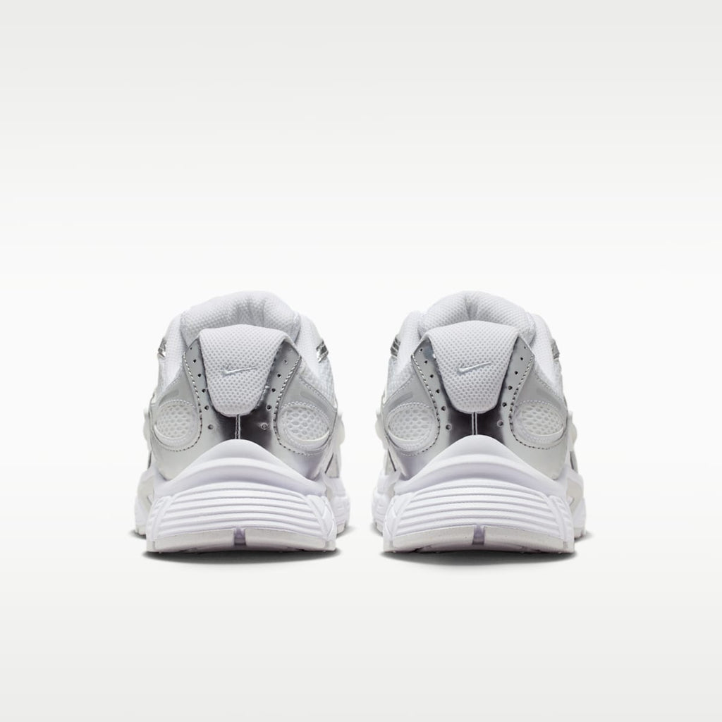 Nike V5 RNR Women's Shoes with Reflective Accents - White/Metallic Platinum/Pure Platinum/Metallic Silver
