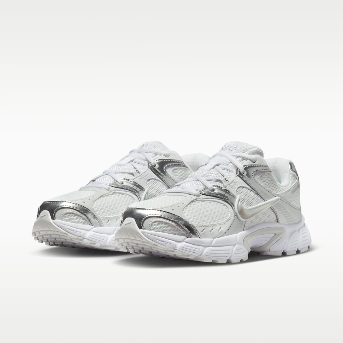 Nike V5 RNR Women's Shoes with Reflective Accents - White/Metallic Platinum/Pure Platinum/Metallic Silver