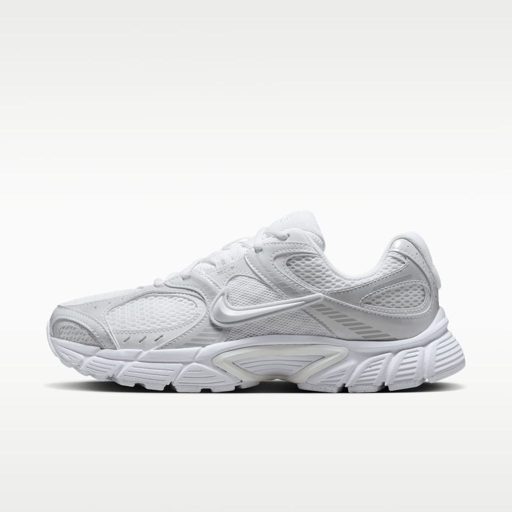 Nike V5 RNR Women's Shoes with Reflective Accents - White/Black/Metallic Silver/White