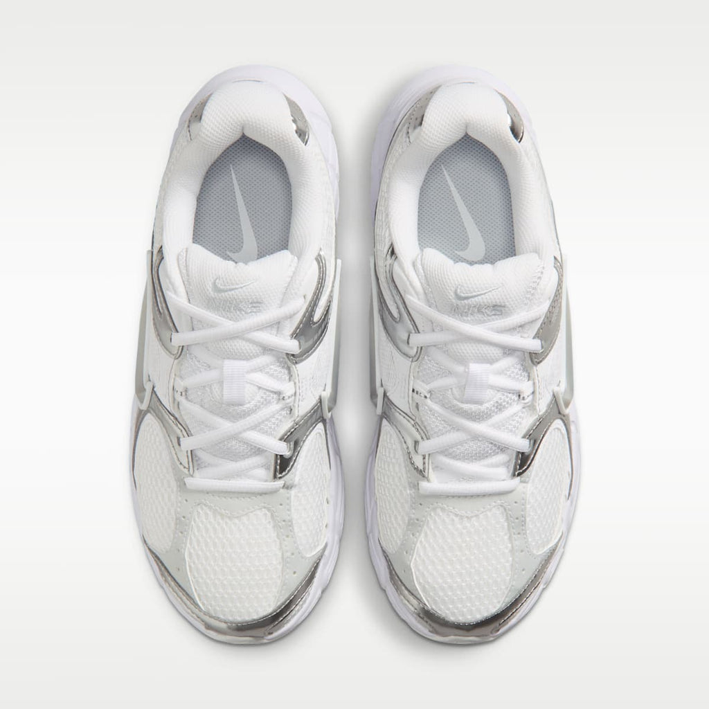 Nike V5 RNR Women's Shoes with Reflective Accents - White/Metallic Platinum/Pure Platinum/Metallic Silver