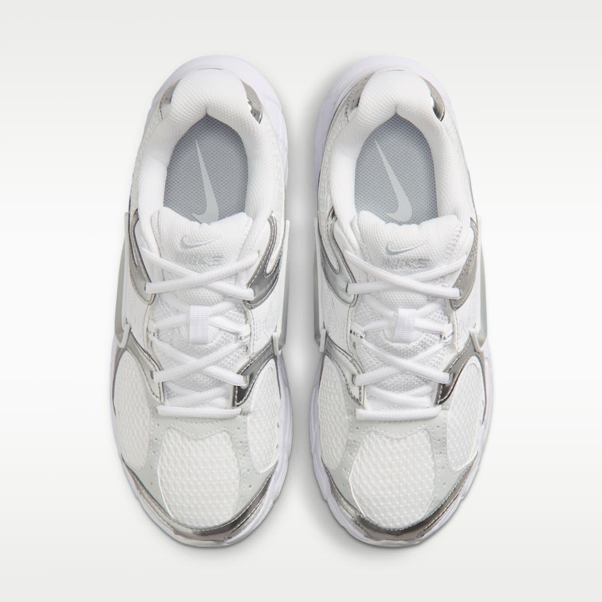 Nike V5 RNR Women's Shoes with Reflective Accents - White/Metallic Platinum/Pure Platinum/Metallic Silver