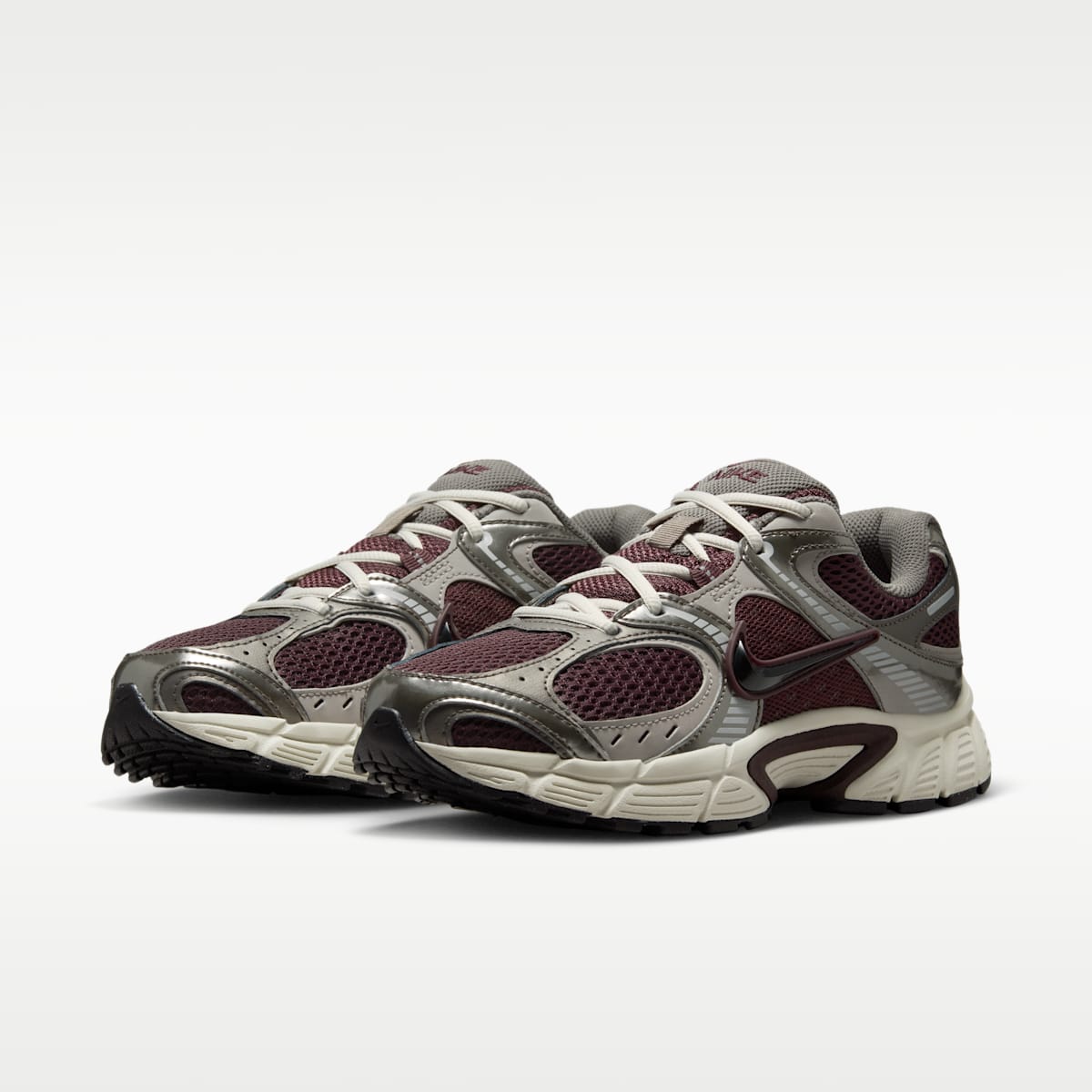 Nike V5 RNR Women's Shoes with Reflective Accents - Burgundy Crush/College Grey/Light Orewood Brown/Black