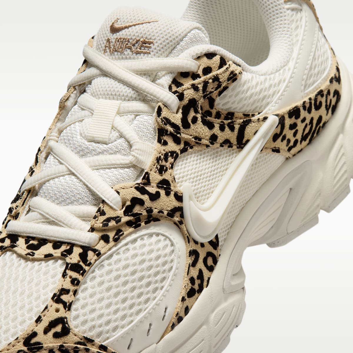 Nike V5 RNR Suede Women's Shoes - Sail/Hemp/Sail
