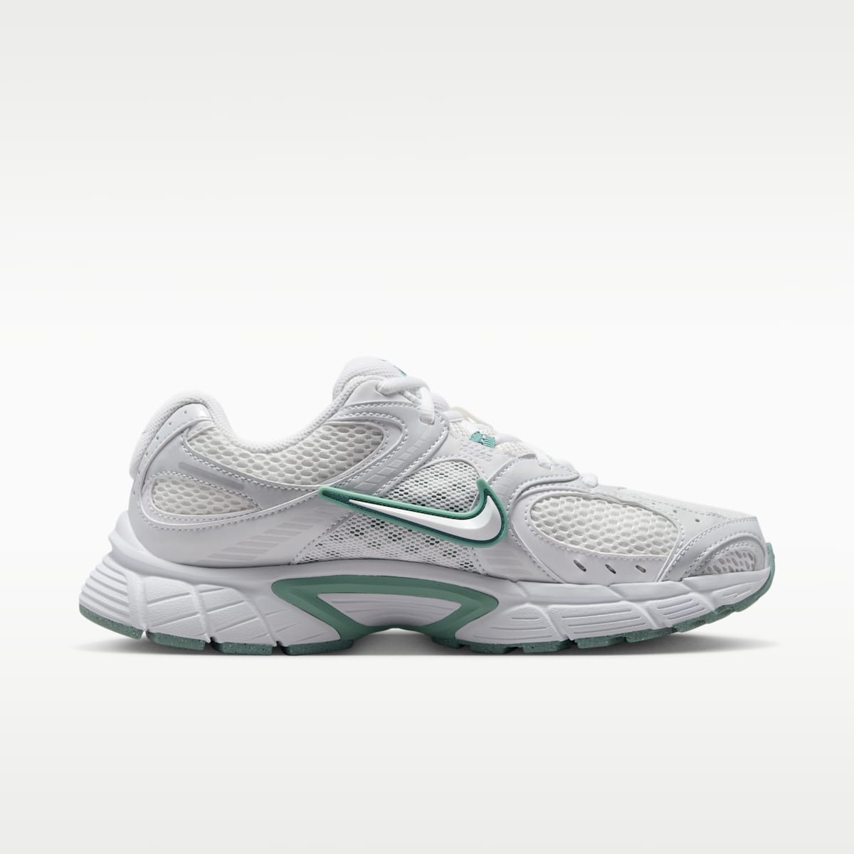 Nike V5 RNR Women's Shoes with Reflective Accents - Summit White/Vast Grey/Cannon/White