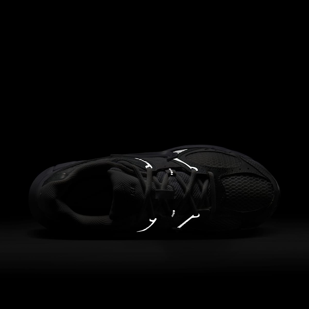 Nike V5 RNR Women's Shoes with Reflective Accents - White/Black/Metallic Silver/White