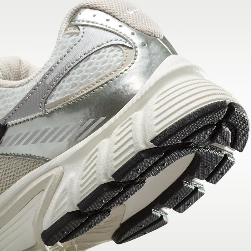 Nike V5 RNR Women's Shoes with Reflective Accents - Summit White/Sail/Black/Light Orewood Brown