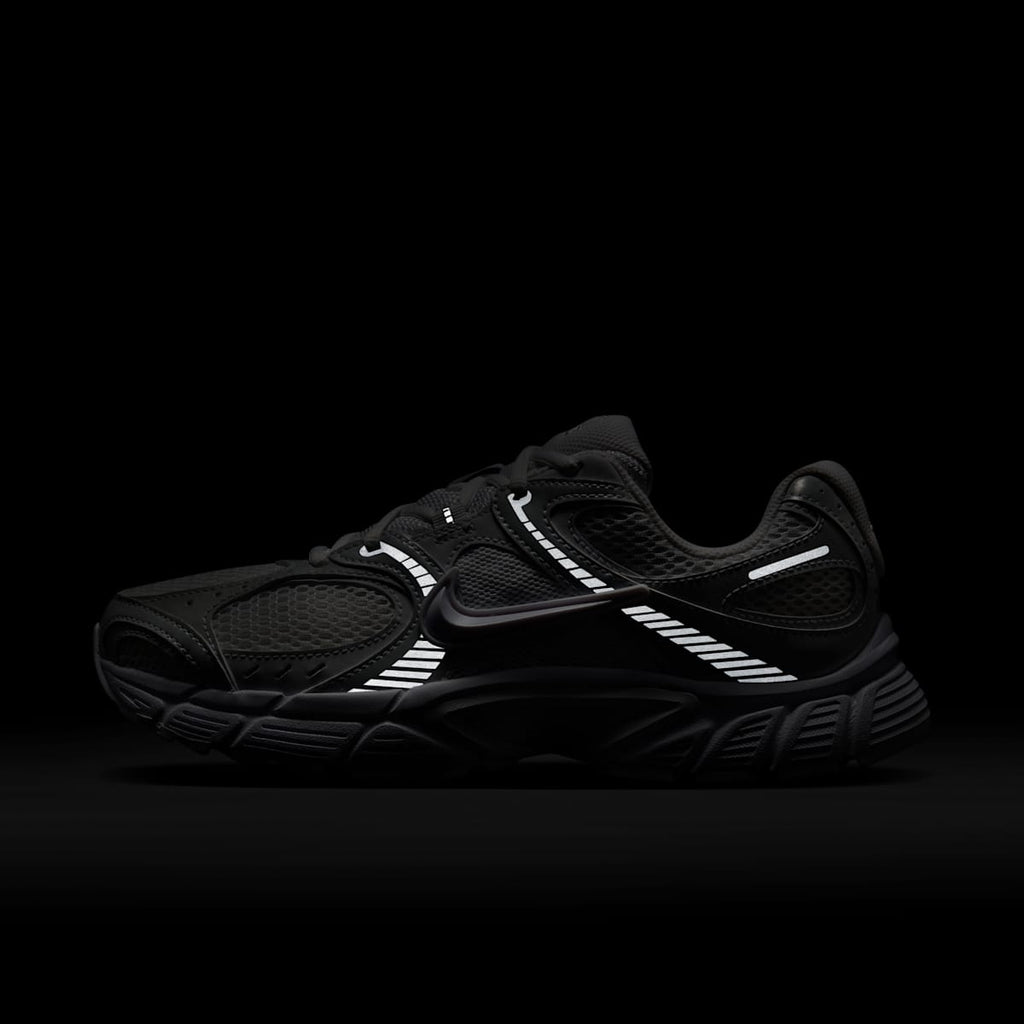 Nike V5 RNR Women's Shoes with Reflective Accents - White/Black/Metallic Silver/White