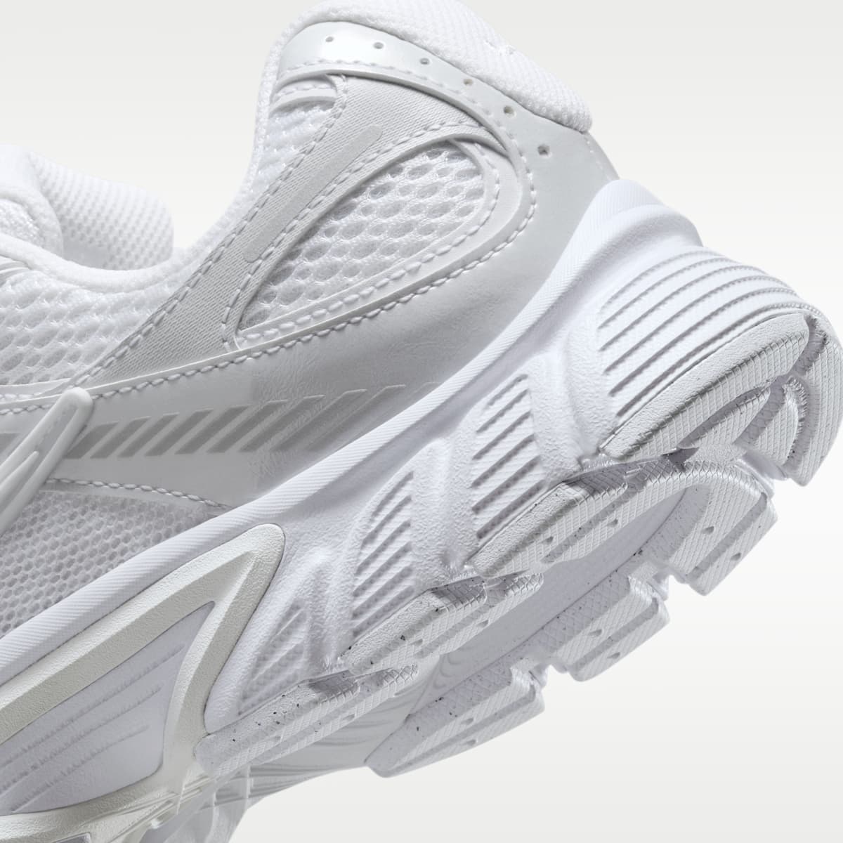 Nike V5 RNR Women's Shoes with Reflective Accents - White/Black/Metallic Silver/White
