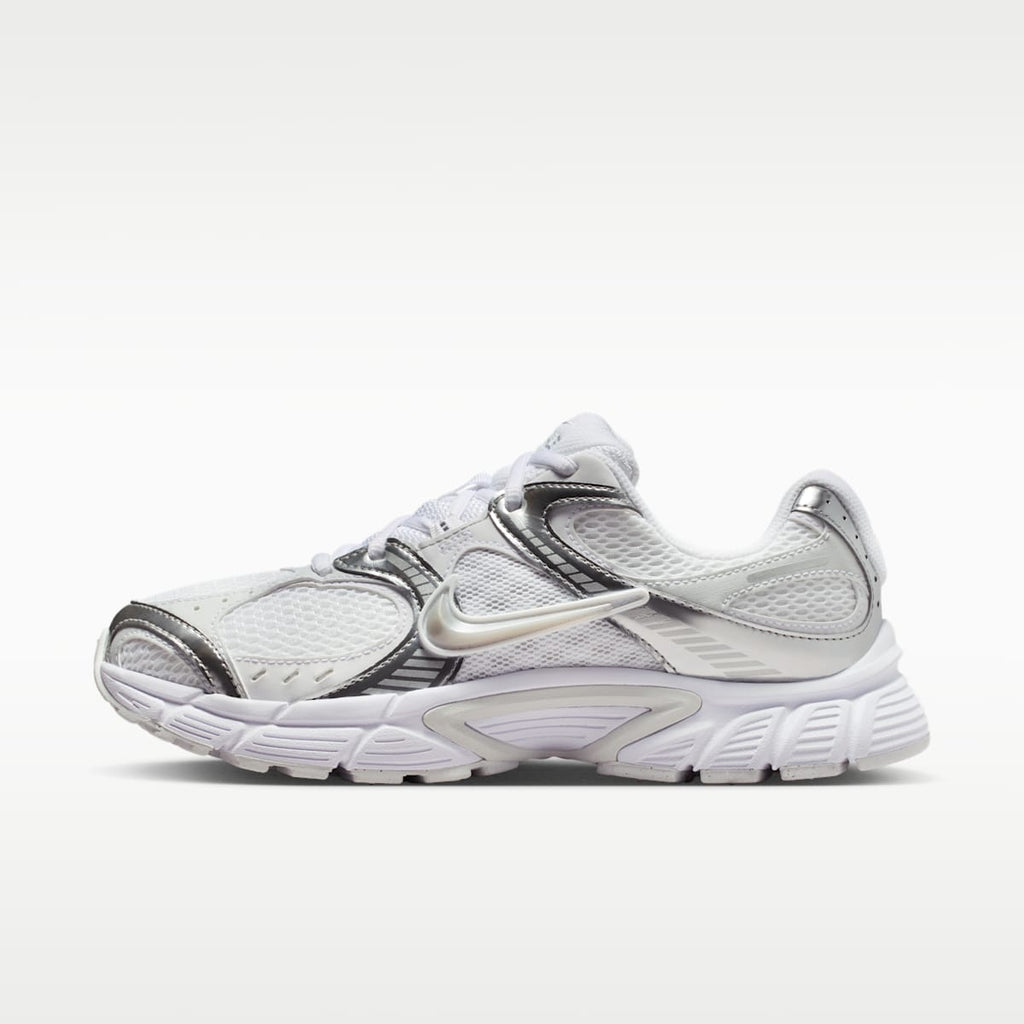 Nike V5 RNR Women's Shoes with Reflective Accents - White/Metallic Platinum/Pure Platinum/Metallic Silver