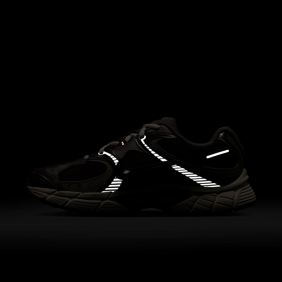 Nike V5 RNR Women's Shoes with Reflective Accents - Burgundy Crush/College Grey/Light Orewood Brown/Black