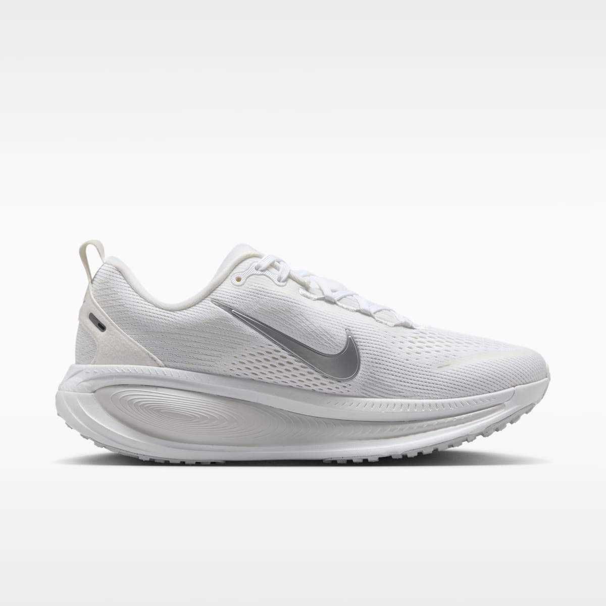 Nike Vomero 18 Women's Road Running Shoes - White/Photon Dust/Summit White/Metallic Silver