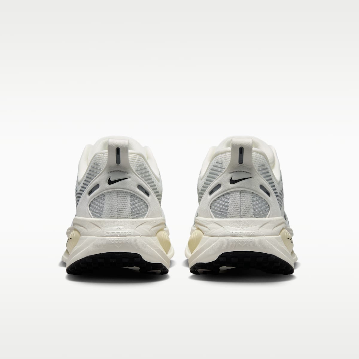 Nike Vomero 18 Women's Road Running Shoes - Summit White/Coconut Milk/Coconut Milk/Black