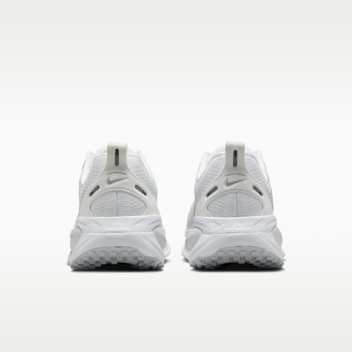 Nike Vomero 18 Women's Road Running Shoes - White/Photon Dust/Summit White/Metallic Silver