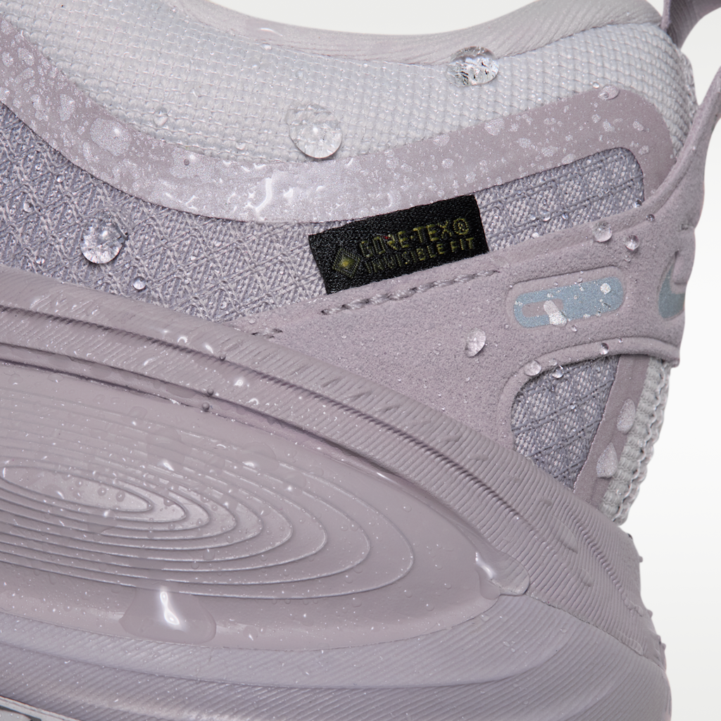 Nike Vomero 18 GORE-TEX Women's Waterproof Road Running Shoes with Reflective Accents - Vast Grey/Silver Lilac/Metallic Silver