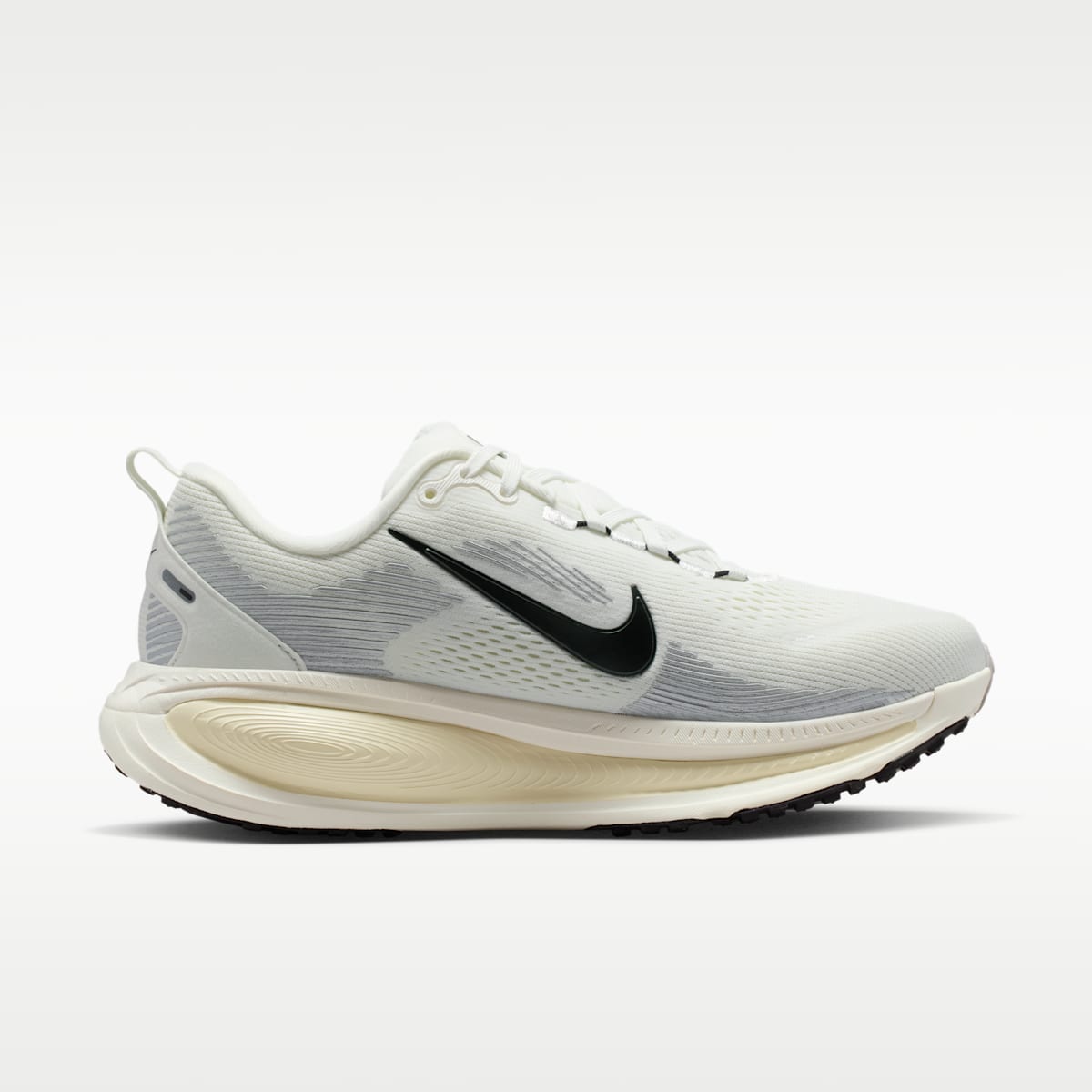 Nike Vomero 18 Women's Road Running Shoes (Wide) - Summit White/Coconut Milk/Sail/Black
