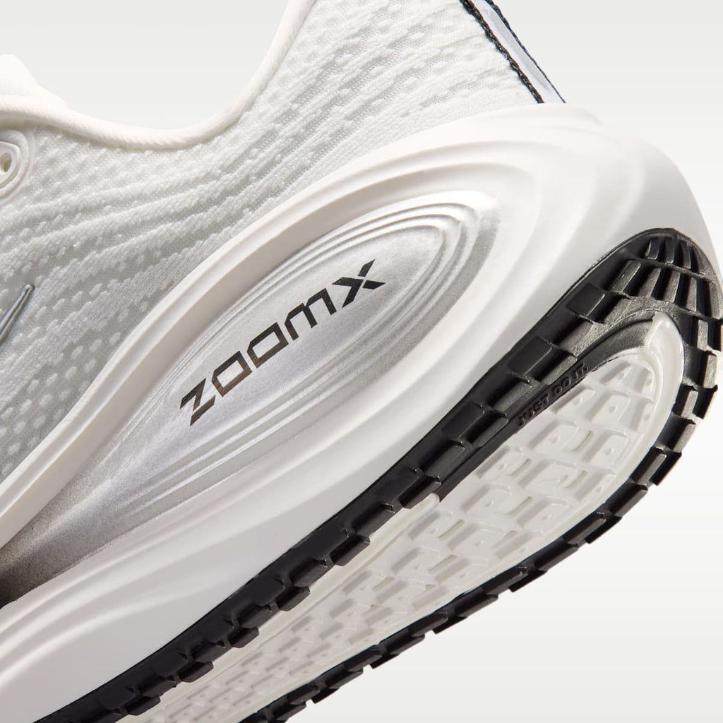Nike Vomero Plus Women's Road Running Shoes - Summit White/Sail/Anthracite/Metallic Silver